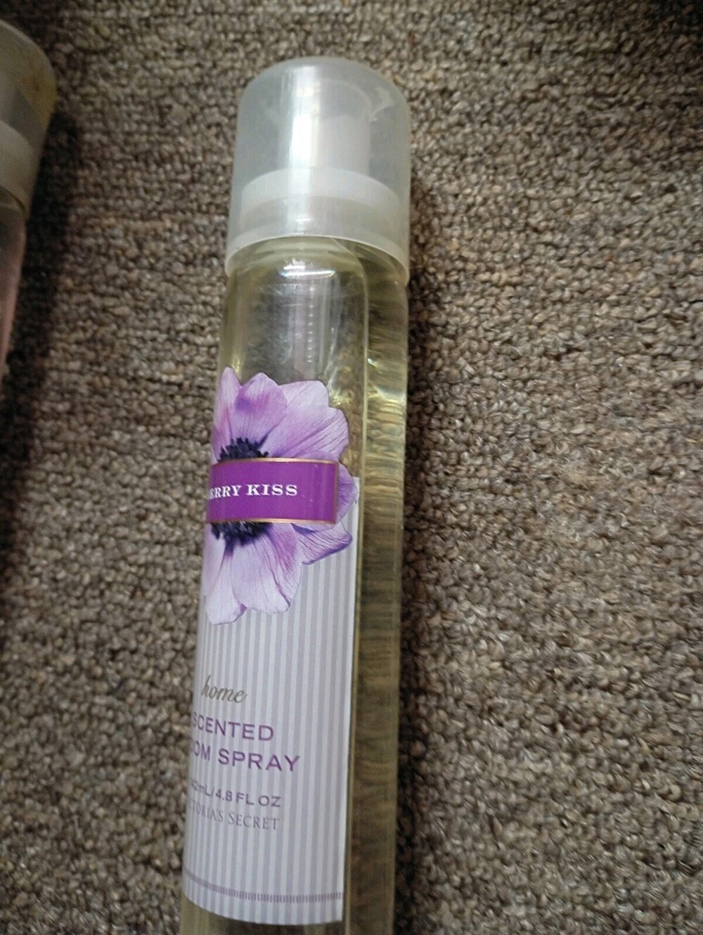 new Victoria's Secret Room Spray Berry Kiss 80 % from
